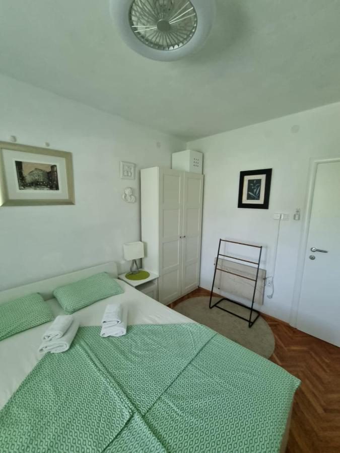 Apartment Mastrinka By The Sea -10M Trogir Exteriér fotografie