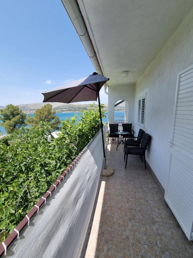 Apartment Mastrinka By The Sea -10M Trogir Exteriér fotografie